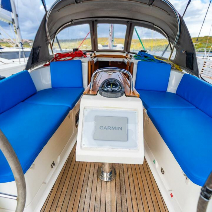 Fjaka | Bavaria Cruiser 37 photo 12