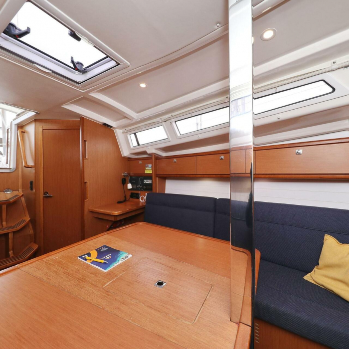 Homeoffice | Bavaria Cruiser 33 photo 33