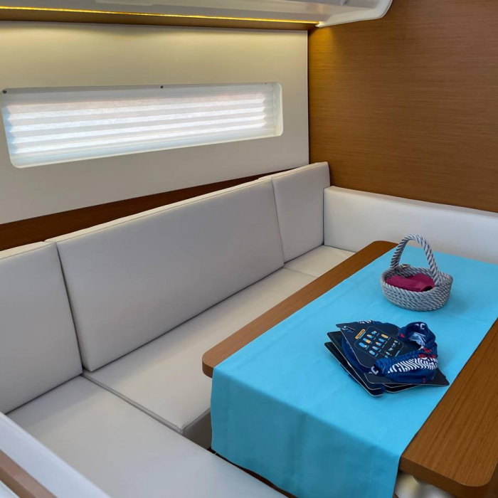 Just Happy | Sun Odyssey 380 photo 6