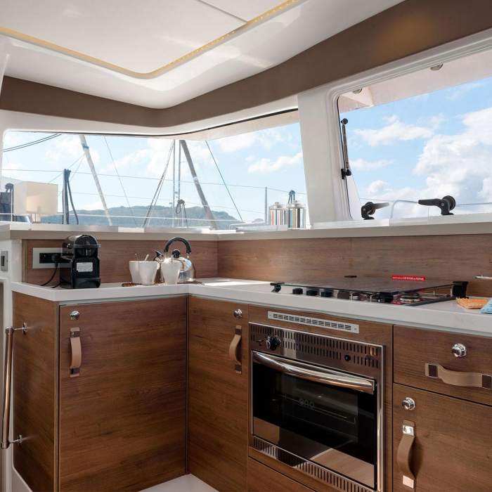 ORSA 5 - A/C, Generator, Water maker | Bali 4.2 photo 6