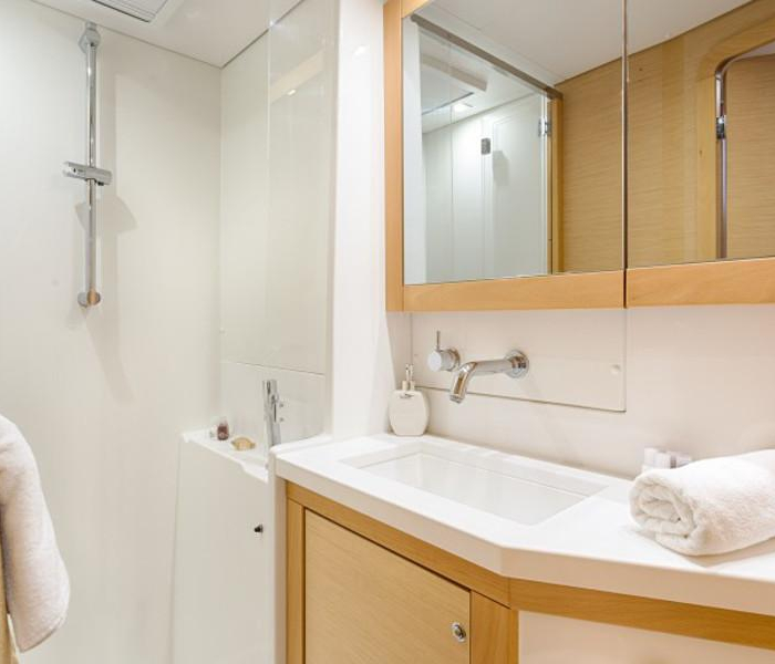 BRIGHT MOON | Lagoon 450 F Luxury photo 14