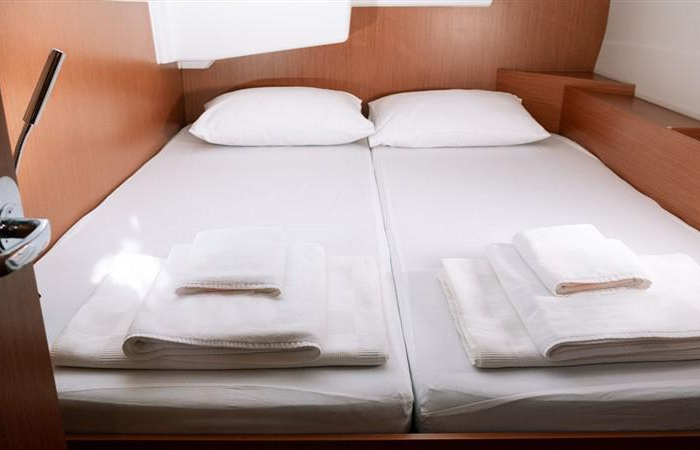 Nomad | Bavaria C42 photo 13