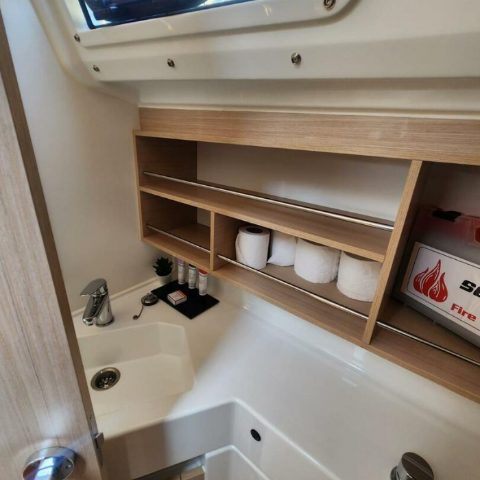 Lima | Oceanis 30.1 photo 15