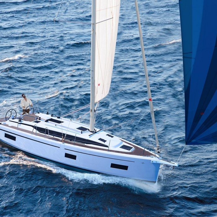 Mister Jones | Bavaria C38 photo 4
