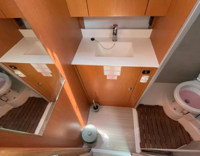 Prestige | Bavaria C42 photo 3