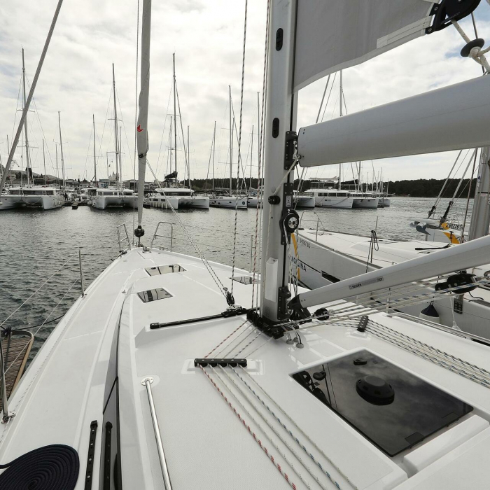Levente | Bavaria C42 photo 35