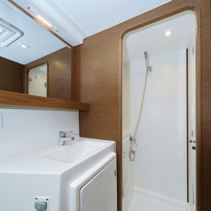 Best Friends I | Lagoon 42 photo 13