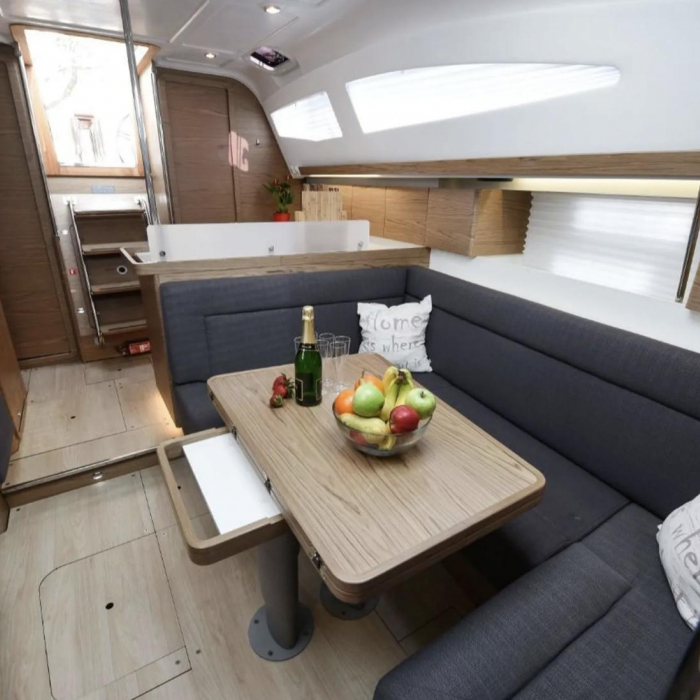 Val | Elan Impression 40 photo 4