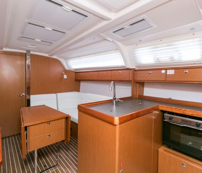 Alani | Bavaria Cruiser 37 photo 12