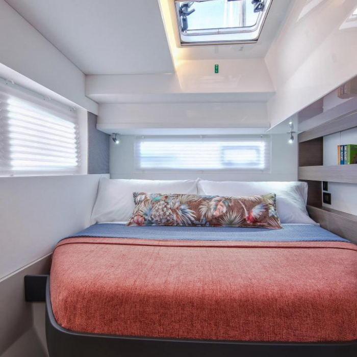  | Moorings 4200/3 photo 11