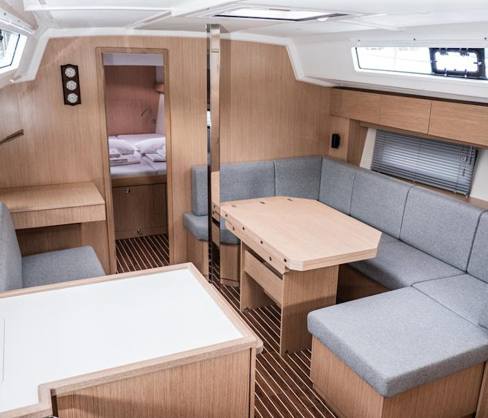 Aruna | Bavaria C42 photo 44