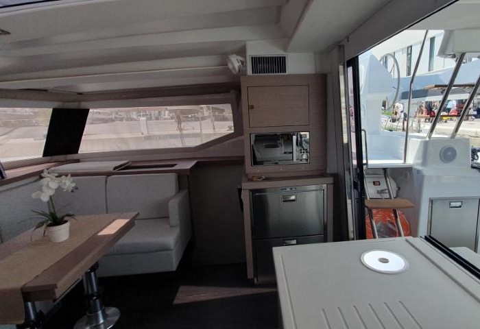 Crazy Diamond | Fountaine Pajot Astrea 42 photo 12