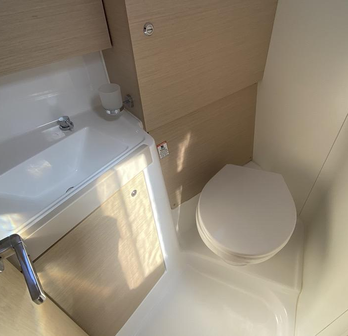 Polis | Oceanis 35.1 photo 13