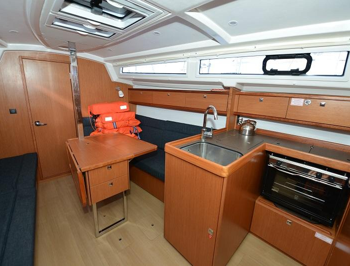 Karlo | Bavaria Cruiser 33 photo 7