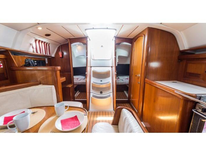 Simonetta (Bow Thruster, electric heads, Solar Panel) | Oceanis 411 Clipper photo 7