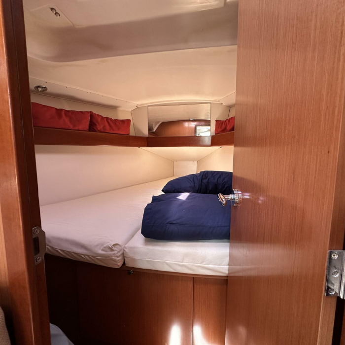 Blu | Oceanis 34 photo 10