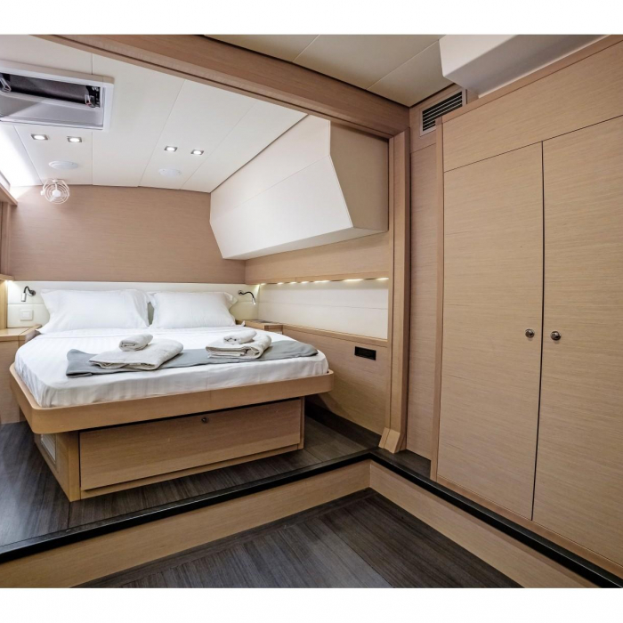 White Pearl | Lagoon 52 photo 26