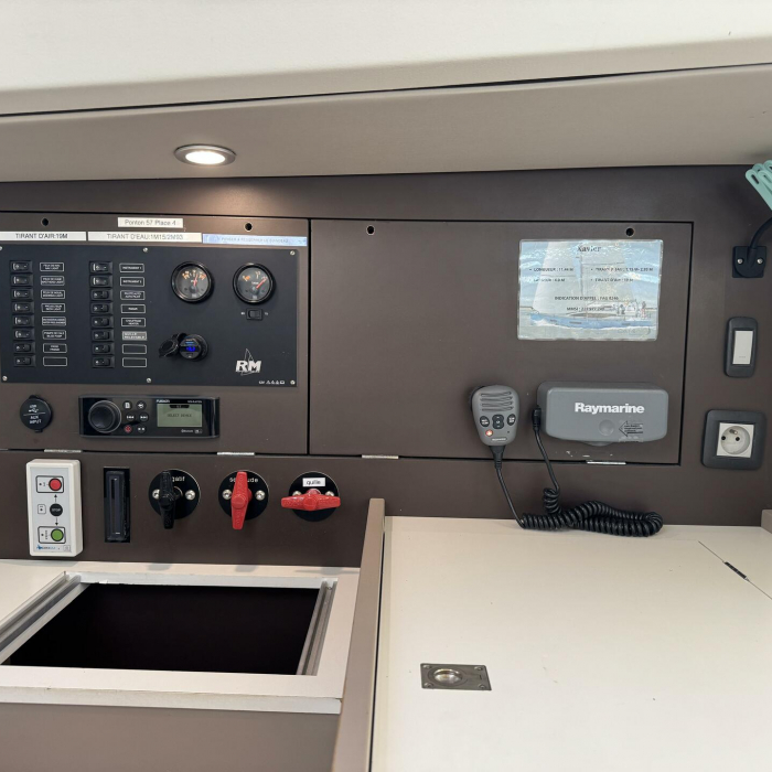 Xavier | RM 1070 photo 9