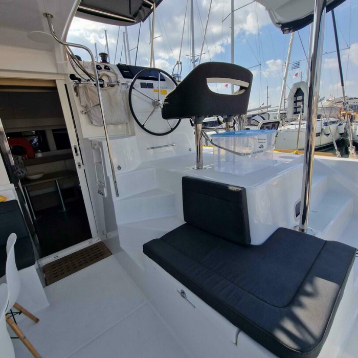 Prestige | Lagoon 40 photo 8