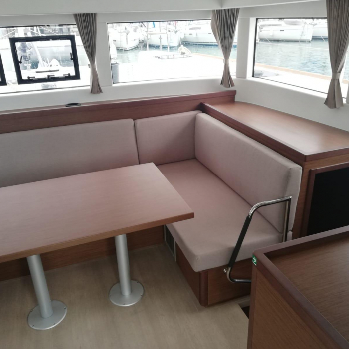 Adriana | Lagoon 40 photo 12