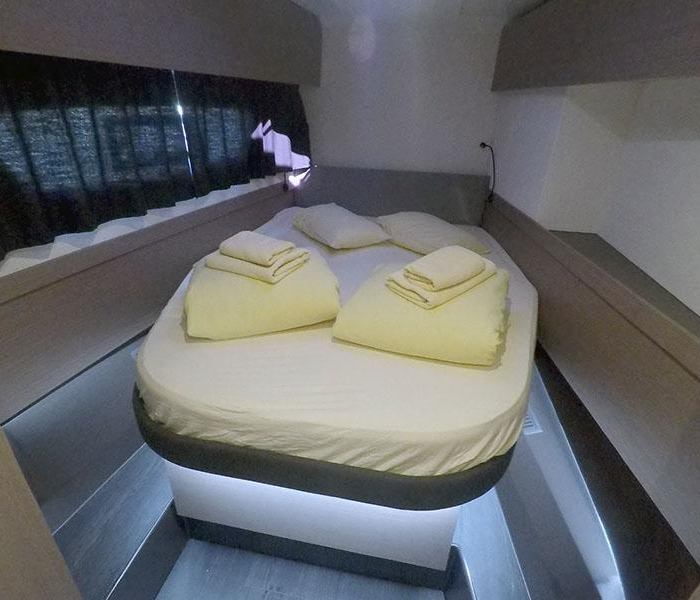 Imagine | Fountaine Pajot Astrea 42 photo 29