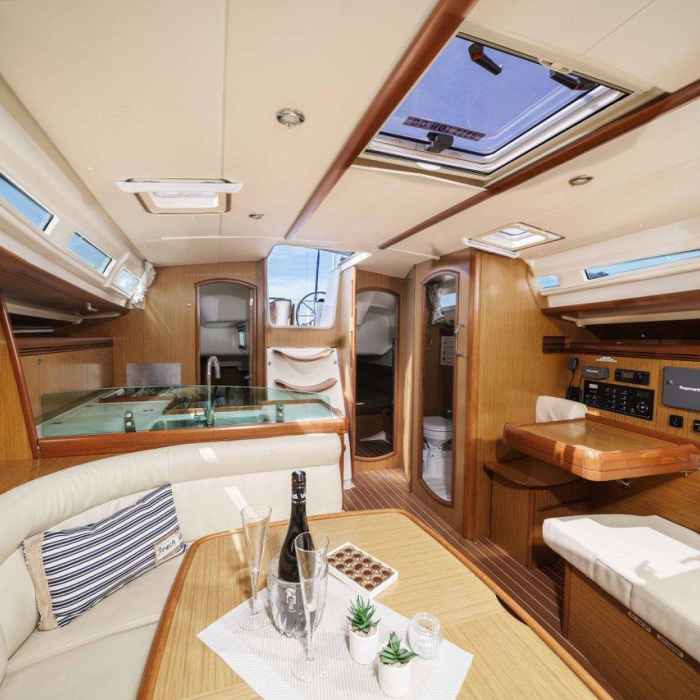 Ema | Sun Odyssey 42i photo 29