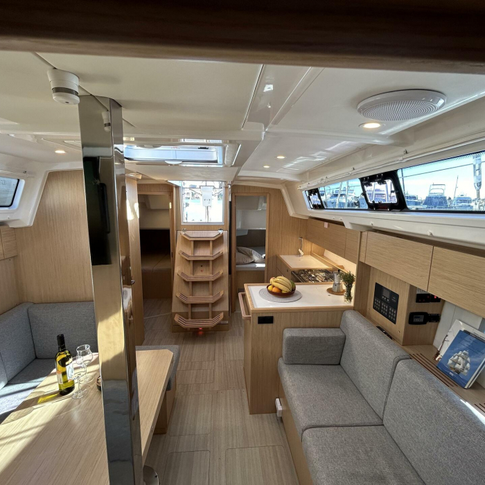 Asterix | Bavaria C38 photo 8