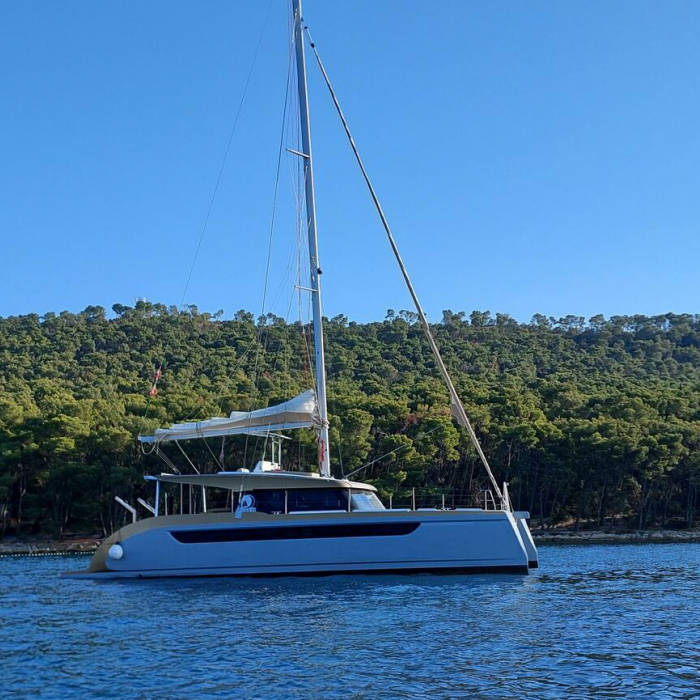 Gold | Luna 49 photo 7