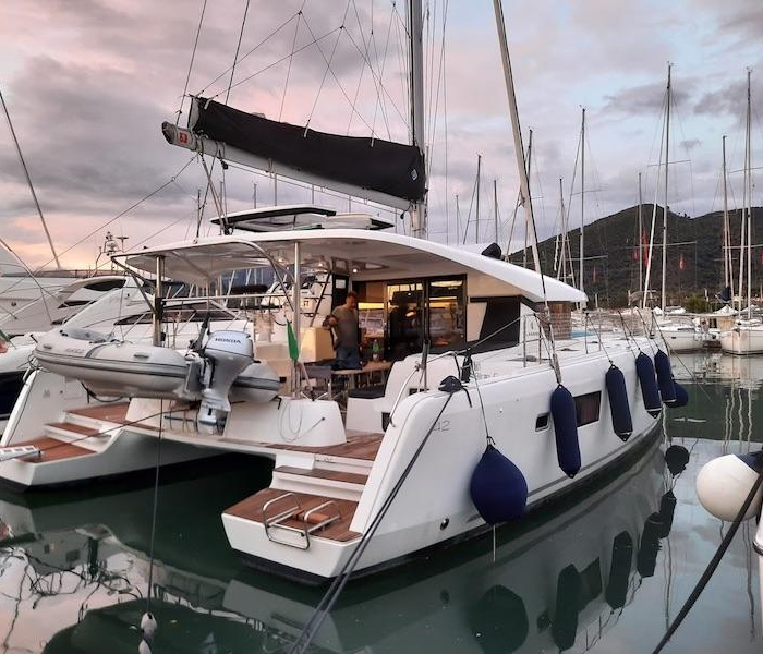 Blue Eyes | Lagoon 42 photo 7