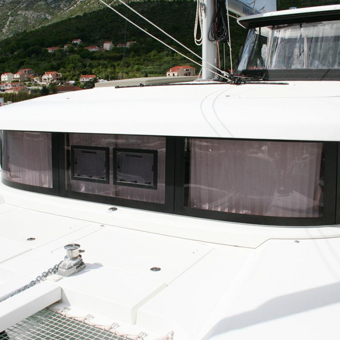 Mola Mola | Lagoon 42 photo 4