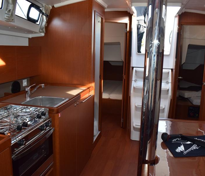 Ánemos | Oceanis 38 photo 4