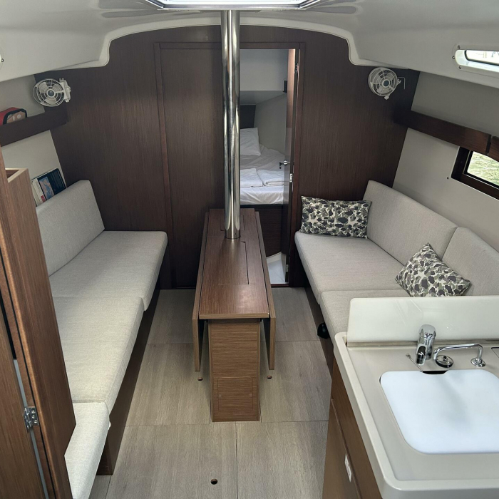 Sail Altair | Oceanis 34.1 photo 8