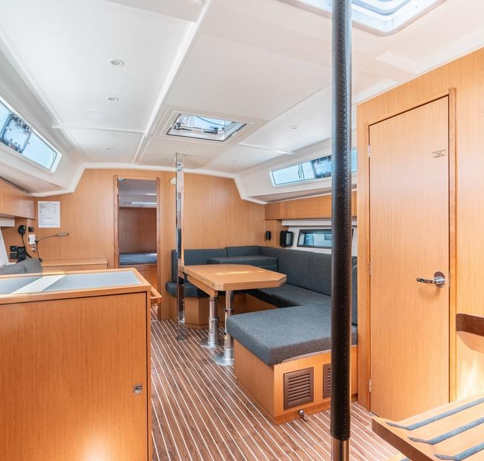 Avra | Bavaria C42 photo 7