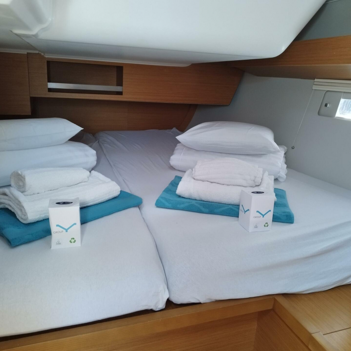 Thymus | Dufour 430 photo 13