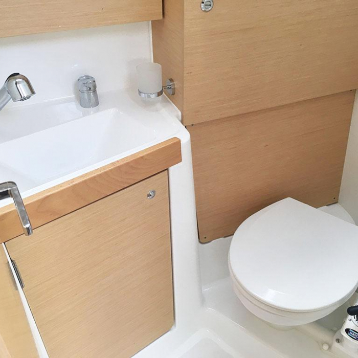 Vita | Oceanis 38.1 photo 11