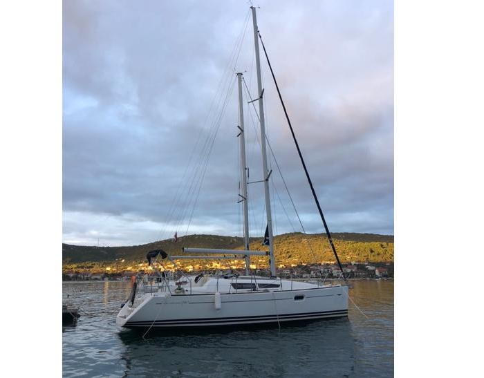 Mala | Sun Odyssey 36i photo 4