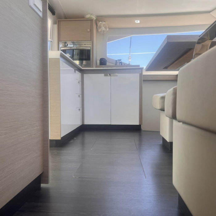 Calico | Fountaine Pajot Isla 40 photo 8