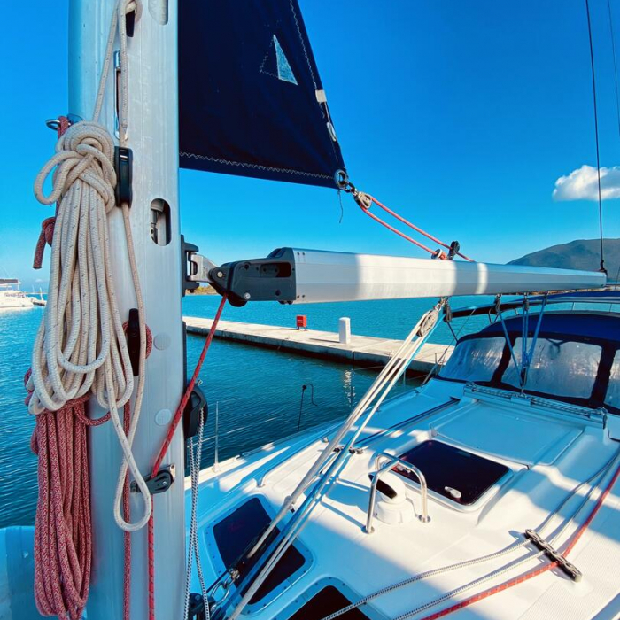 Iro (Pax 7) | Bavaria 42 Cruiser photo 7