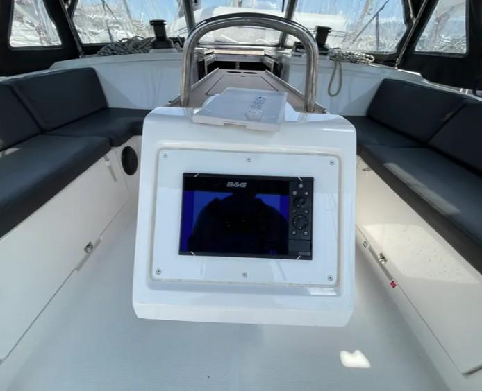 Maia | Bavaria C42 photo 6