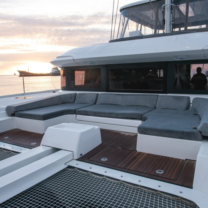 EL-BLUE | Lagoon 55 photo 5