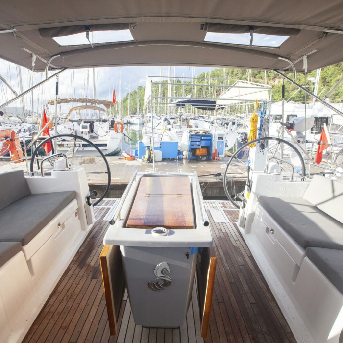 Hande | Oceanis 45 photo 5