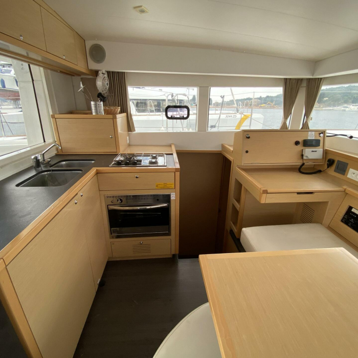 Nirvana | Lagoon 39 photo 16