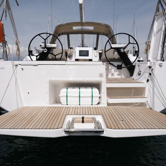 Paris | Dufour 390 photo 35