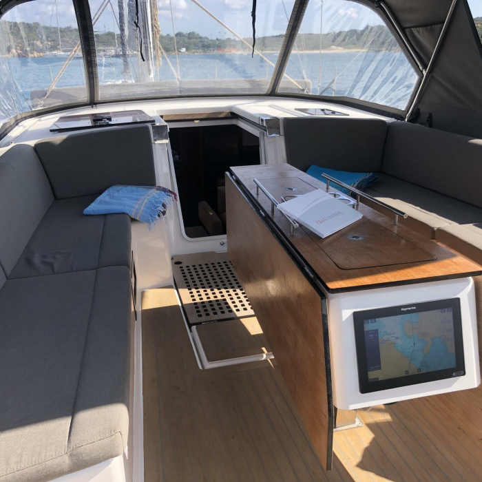 Gringott | Dufour 530 photo 16