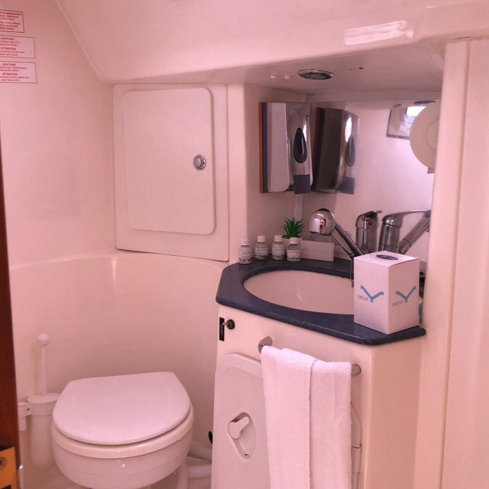 Tommy | Bavaria 38 photo 6