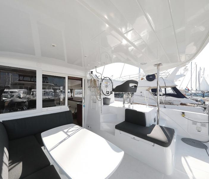 NINA II | Lagoon 40 photo 10