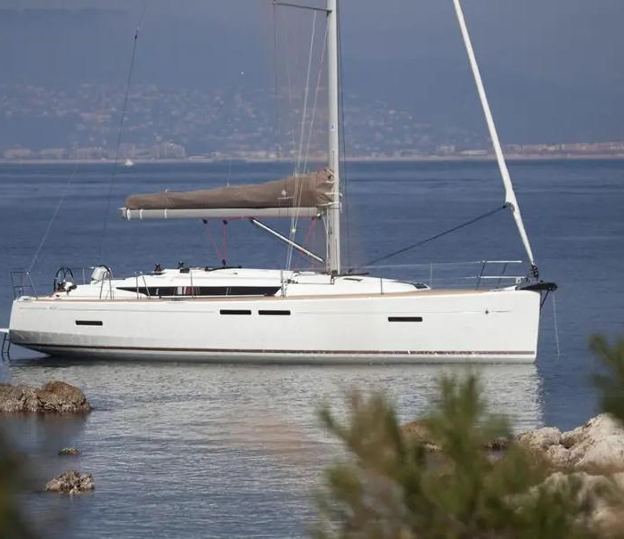Coconut | Sun Odyssey 419 photo 1