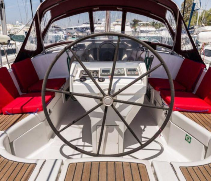 Simonetta (Bow Thruster, electric heads, Solar Panel) | Oceanis 411 Clipper photo 2