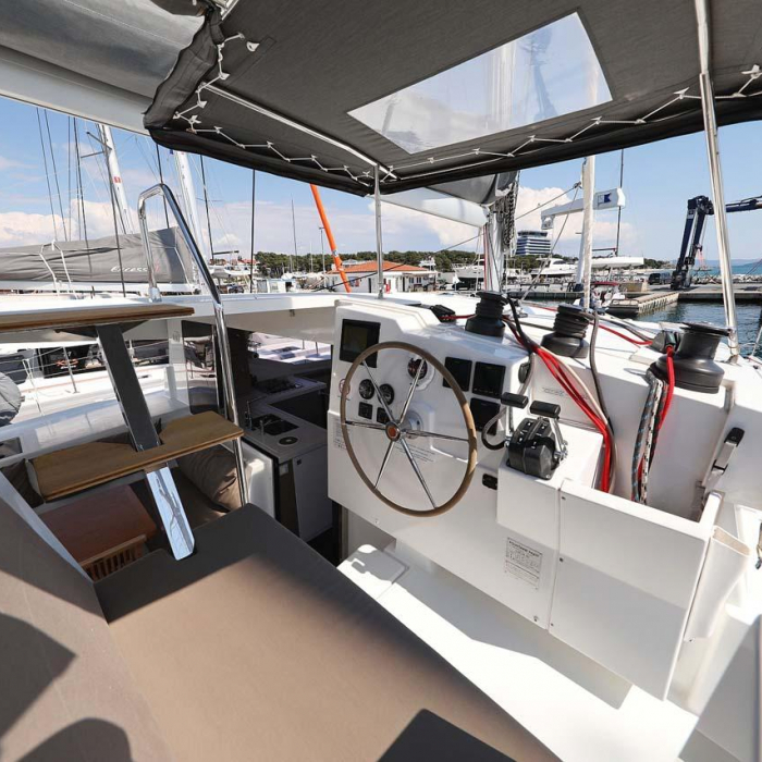 Canopus | Fountaine Pajot LUCIA 40 photo 21