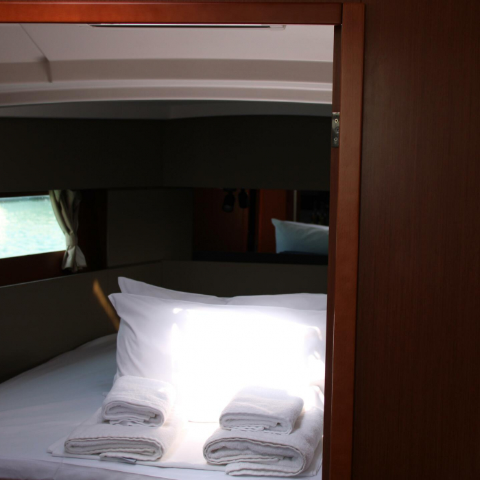 Zeus | Oceanis 38.1 photo 12